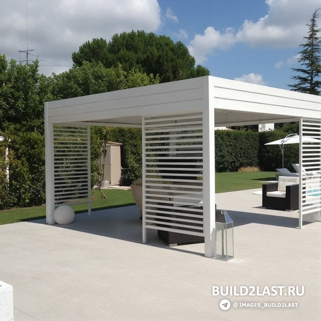 Садовая беседка в античном стиле с каменным декором, вазами и скульптурами.