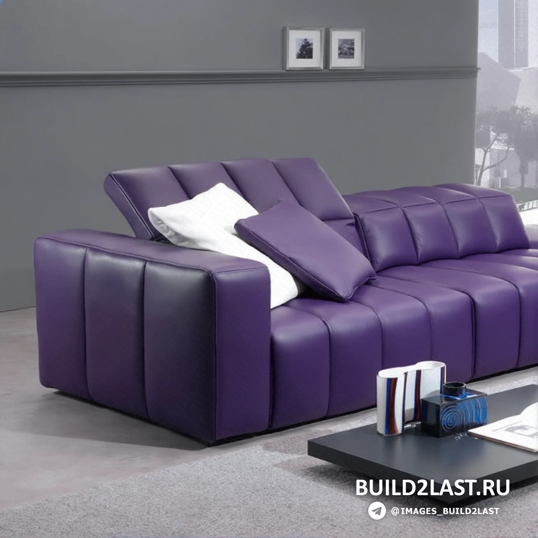 Стильный серый угловой диван с кожаной обивкой и фиолетовыми акцентами, журнальный столик и панорамное остекление.