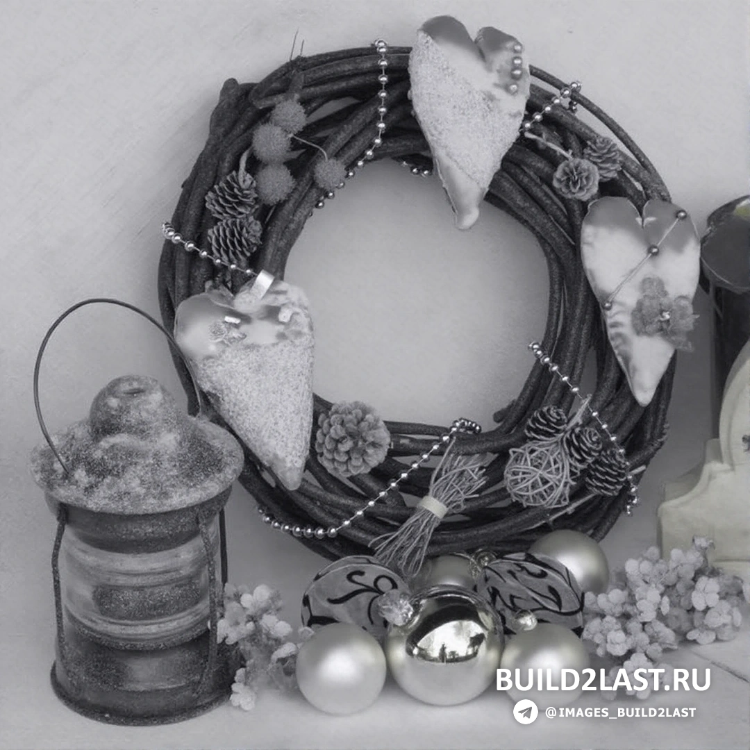 Венок для новогоднего праздника, выполненный вручную, идеально подходит для декора в декабре и январе.